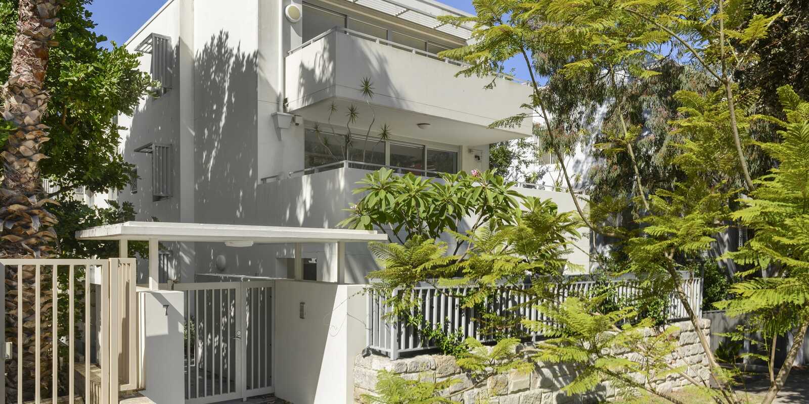 3/7 Sir Thomas Mitchell Road Bondi Beach