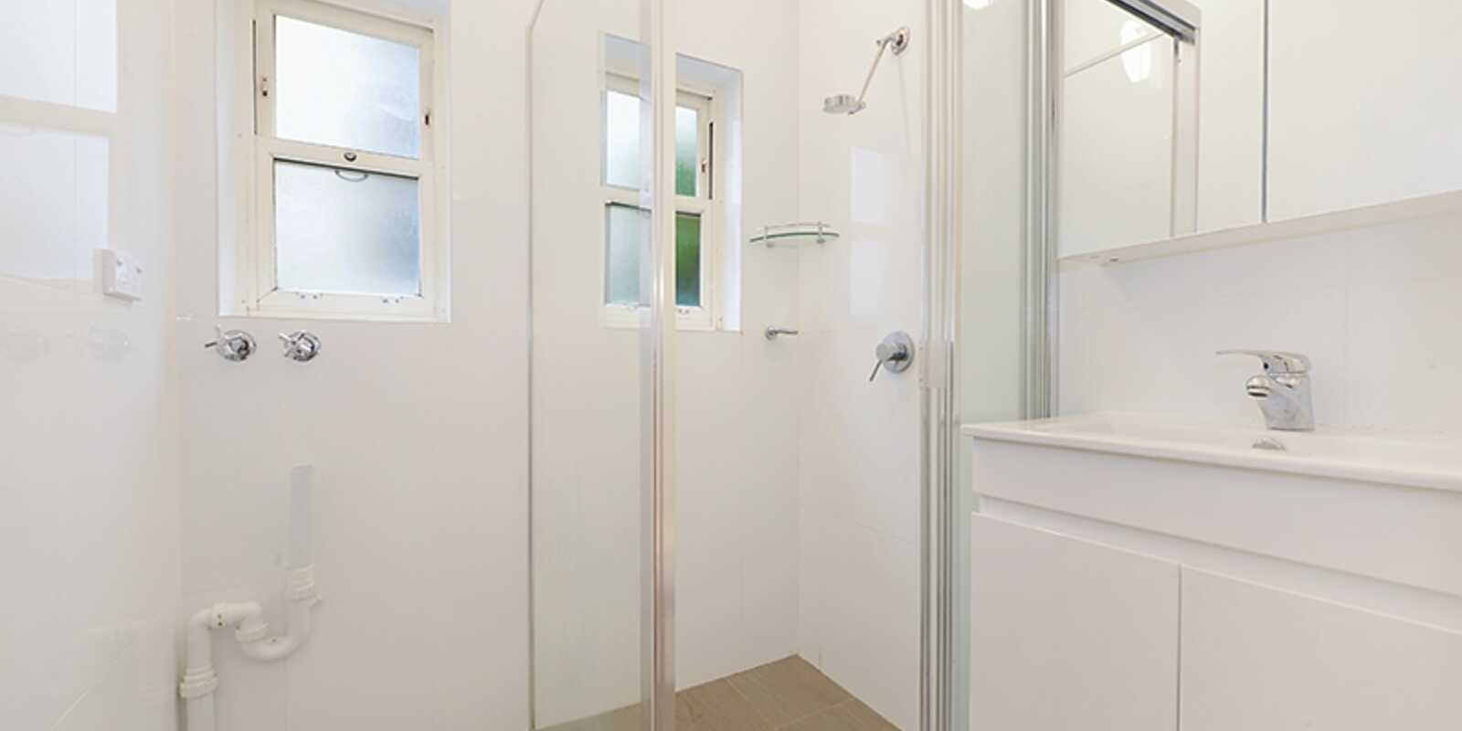 2/32 Military Road North Bondi