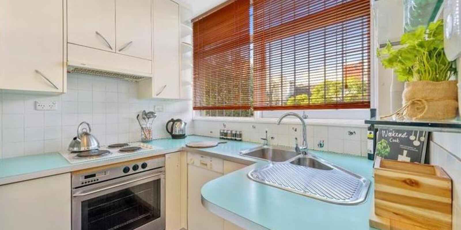 4/51 Roslyn Gardens  Elizabeth Bay