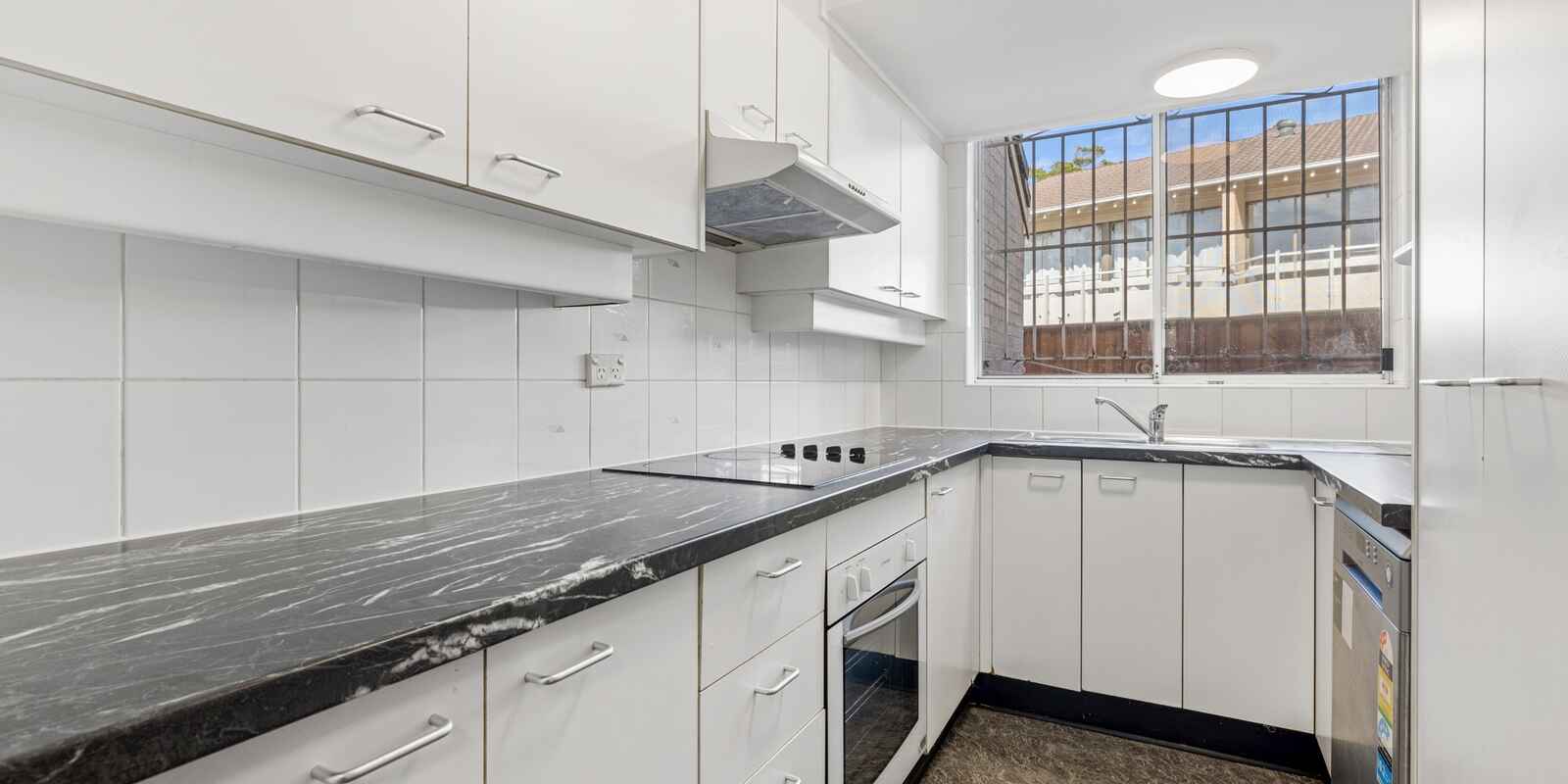 11/52 Warners Avenue Bondi Beach