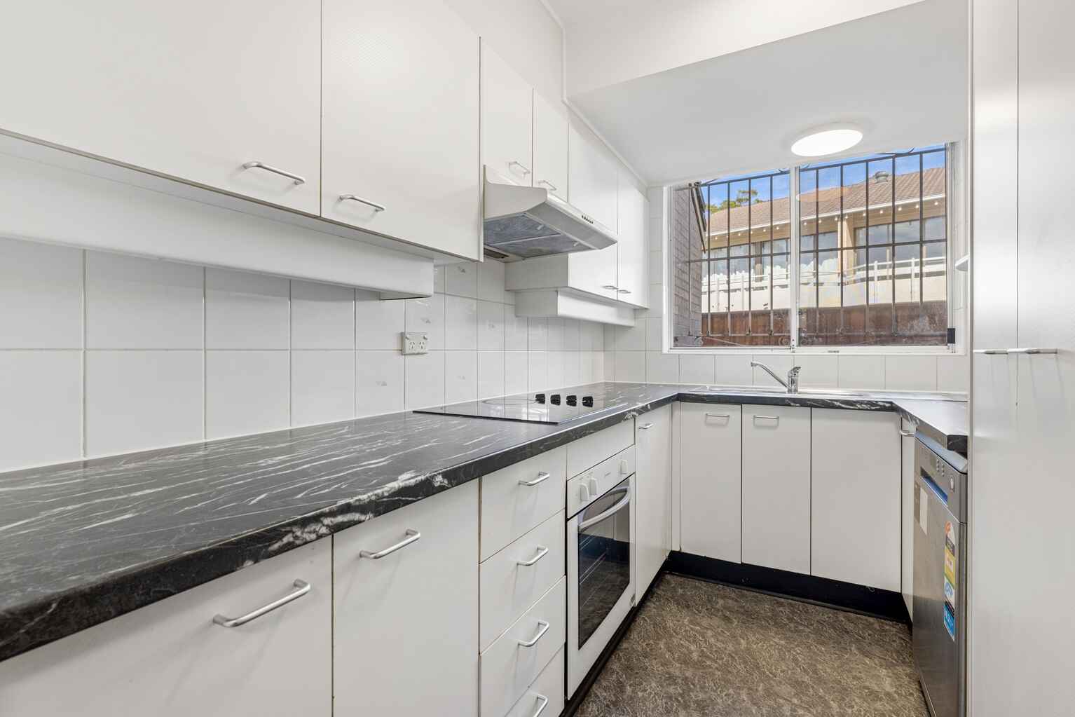 11/52 Warners Avenue Bondi Beach