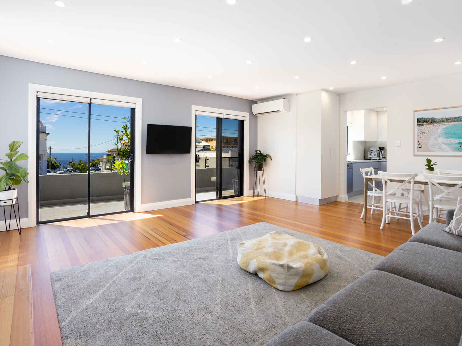 3/18-20  Old South Head Road Vaucluse