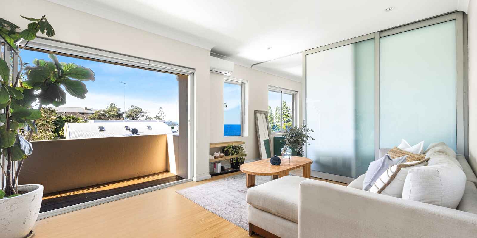 8/23 Carlisle Street Tamarama