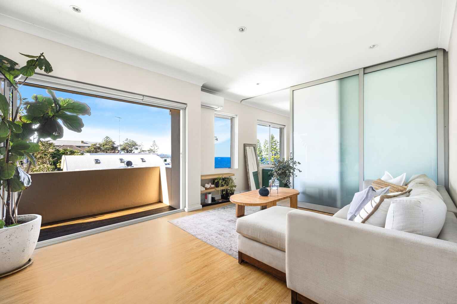 8/23 Carlisle Street Tamarama