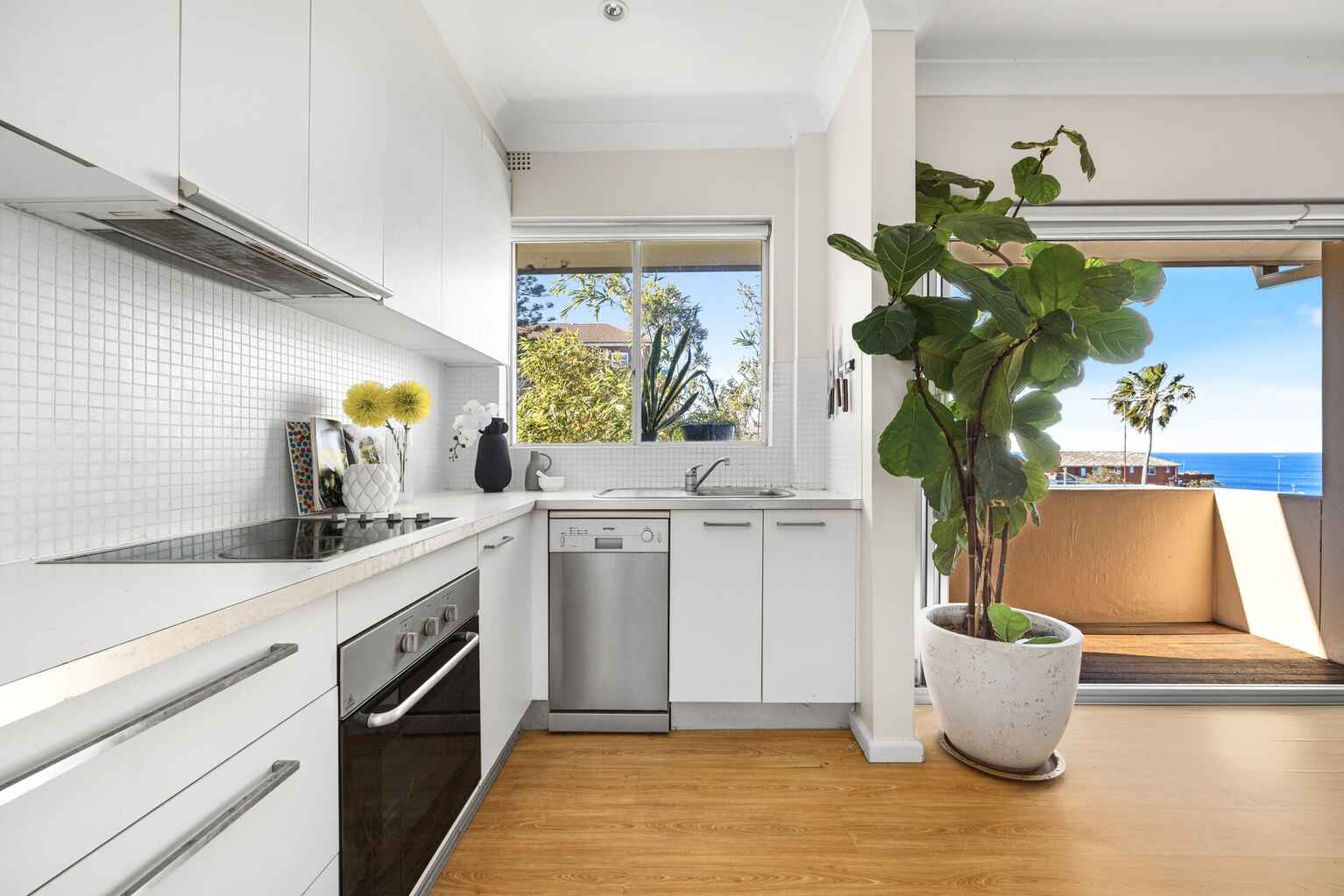 8/23 Carlisle Street Tamarama