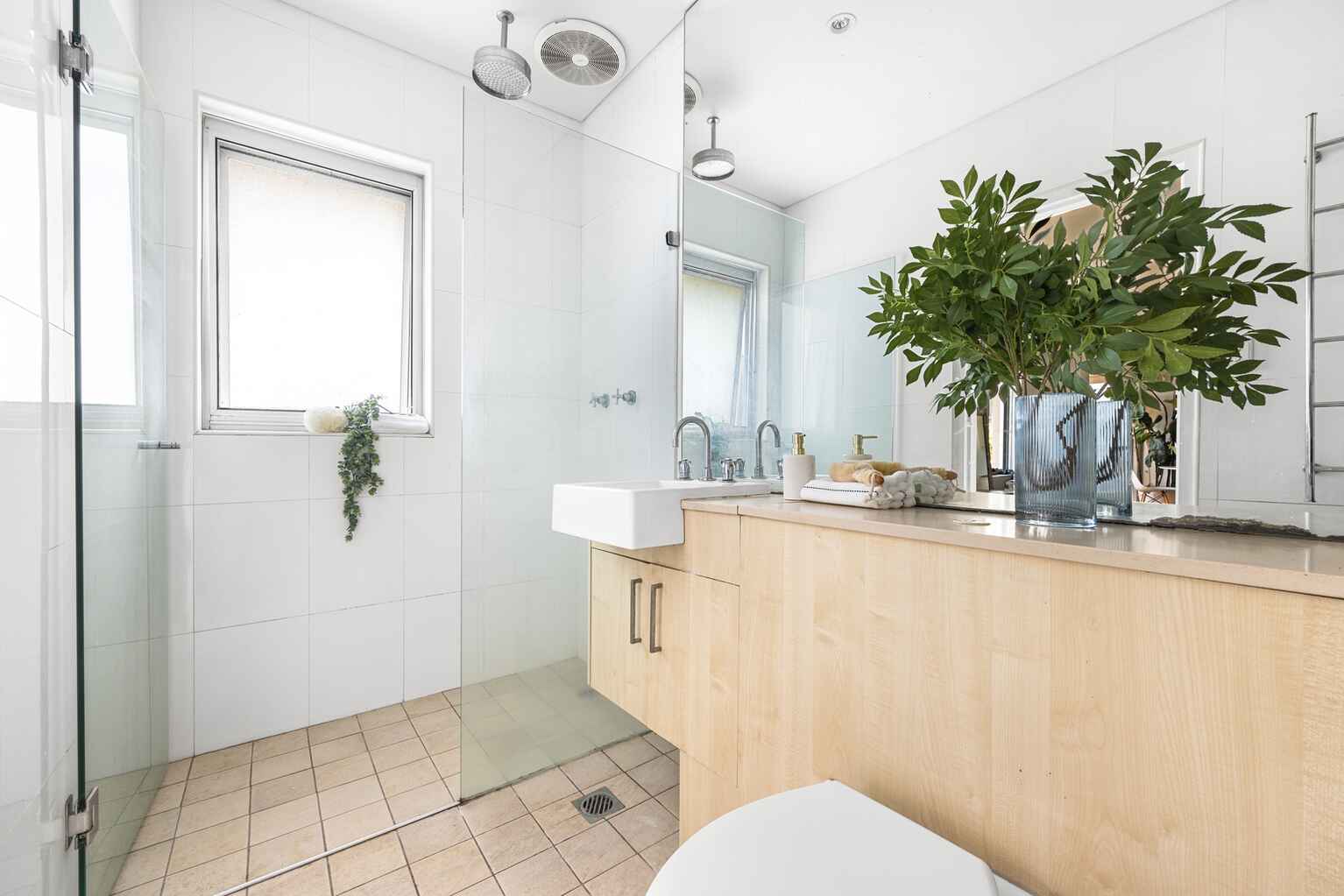 8/23 Carlisle Street Tamarama