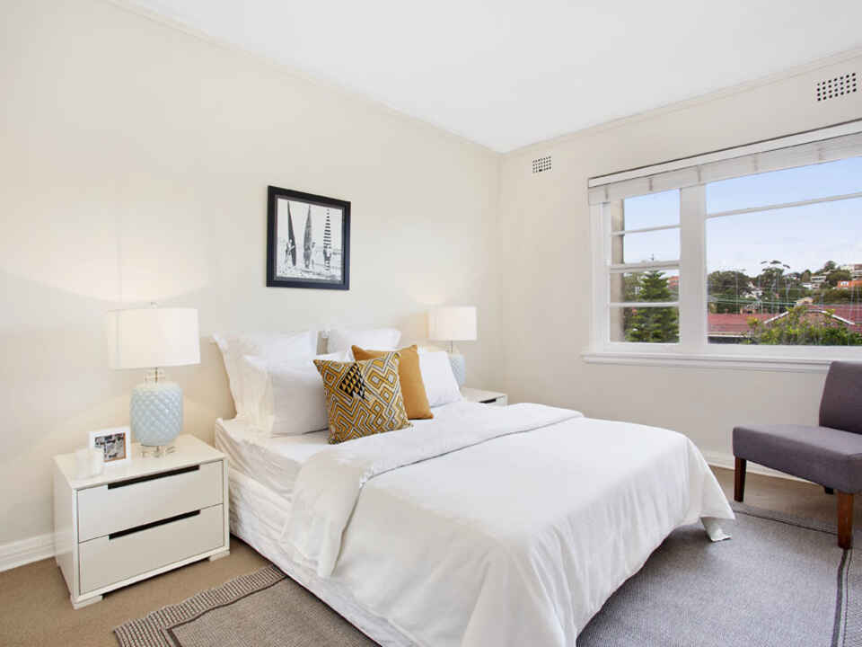 8/30 Warners Avenue North Bondi