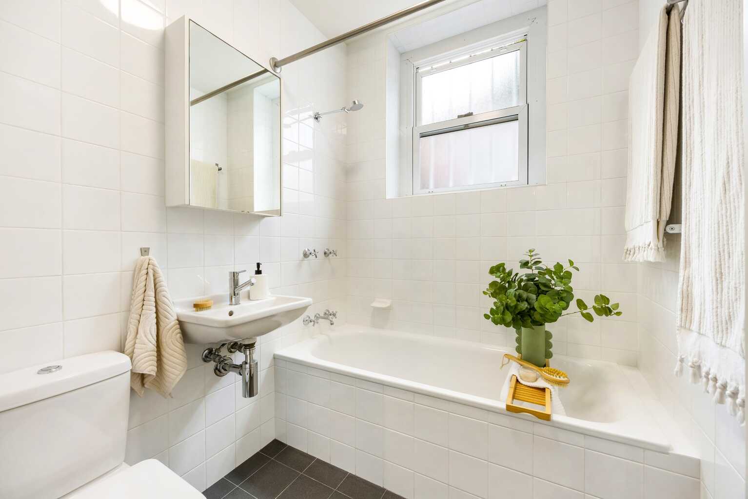 2/1 Silva Street Tamarama