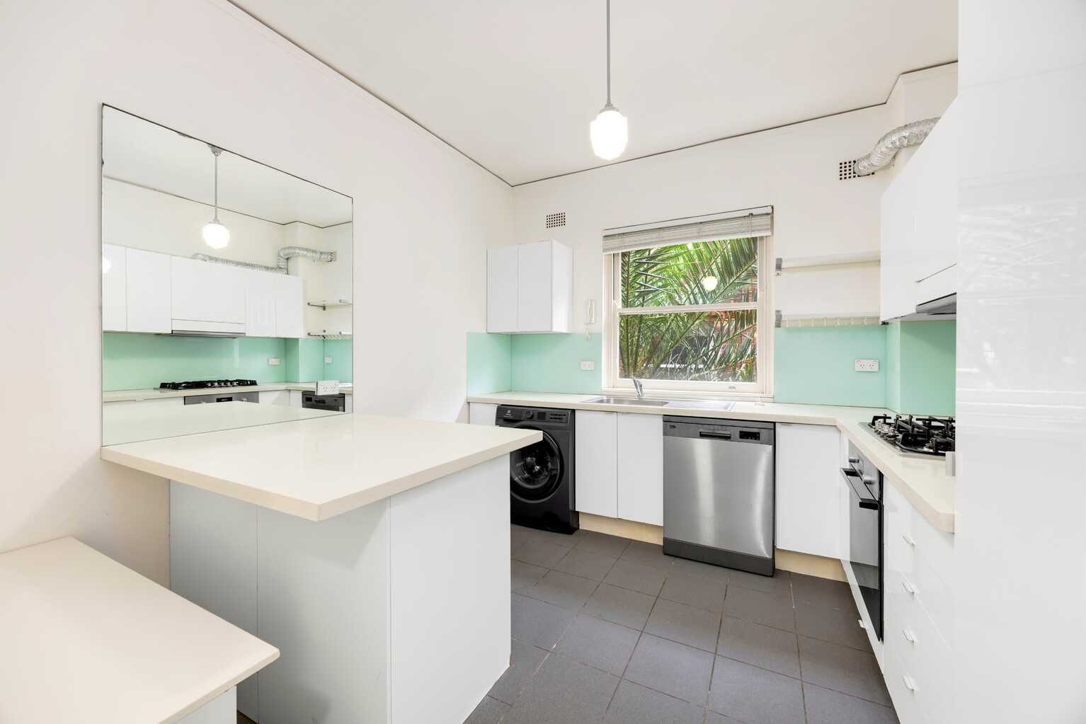 8/17 Penkivil Street Bondi