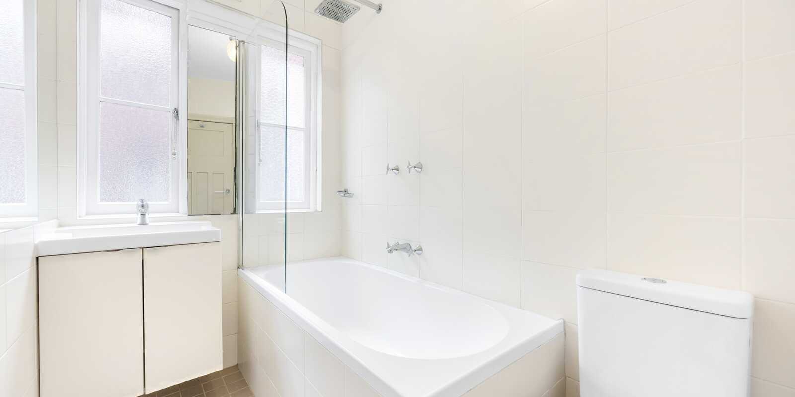 8/17 Penkivil Street Bondi