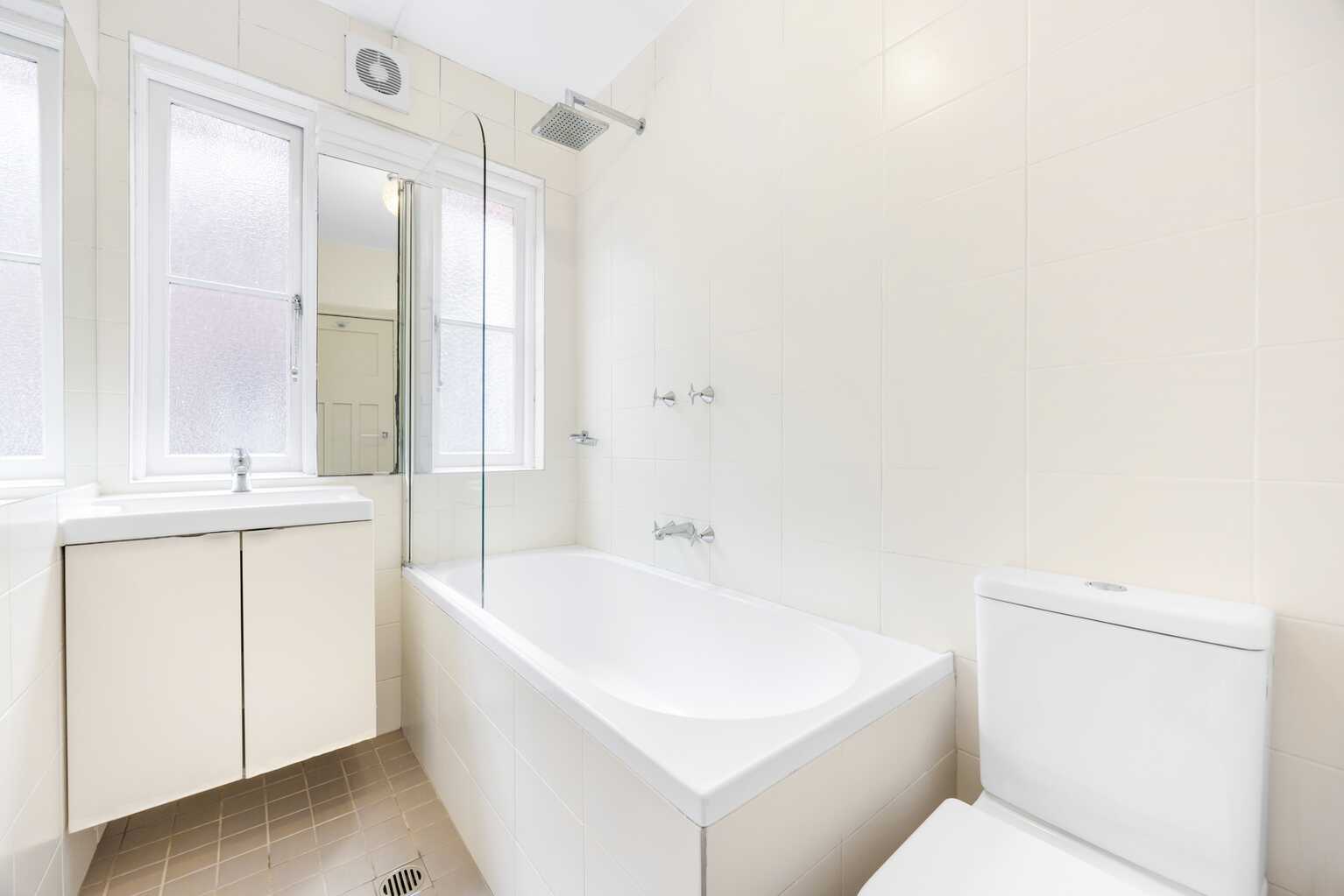 8/17 Penkivil Street Bondi