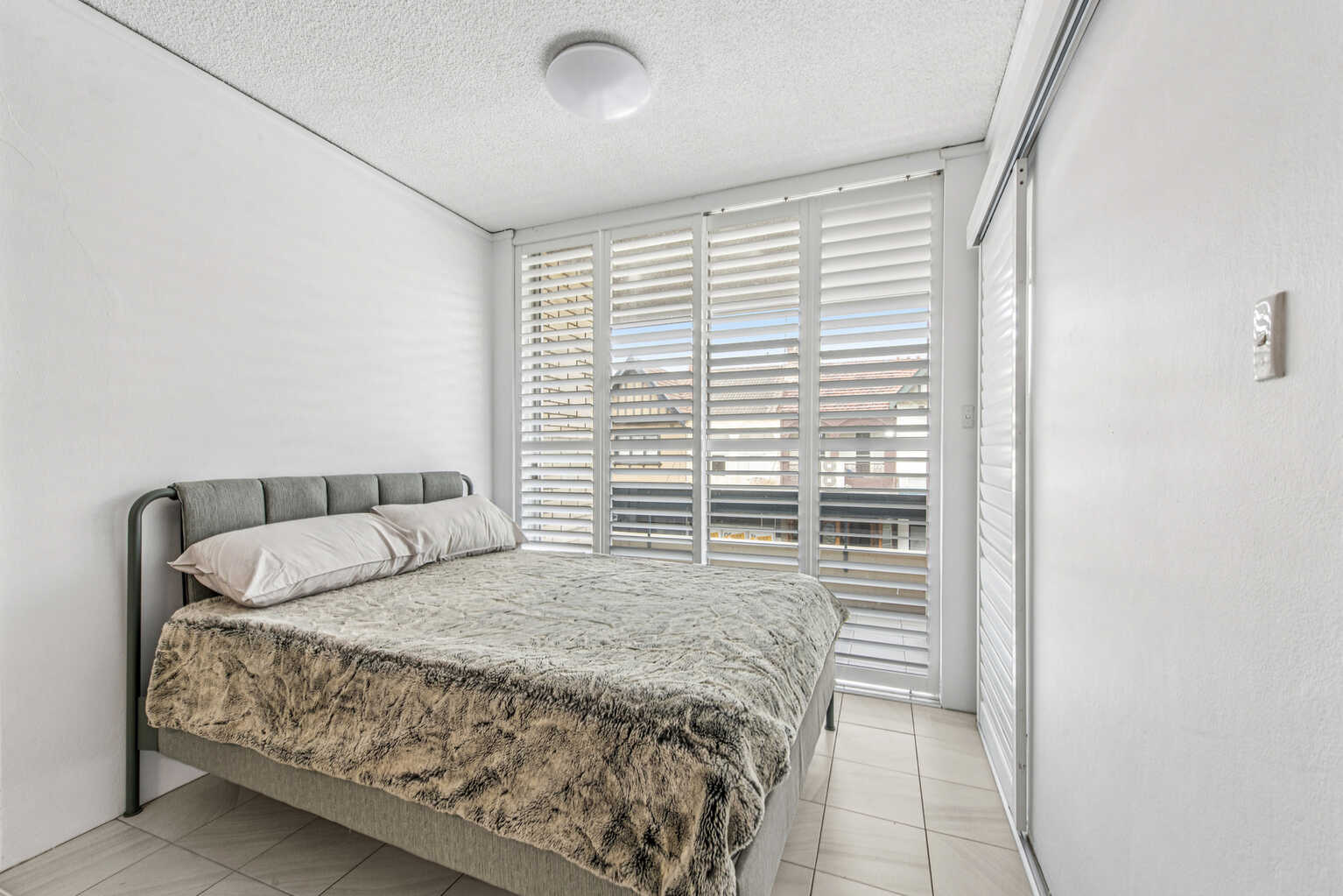 8/164 Bondi Road Bondi