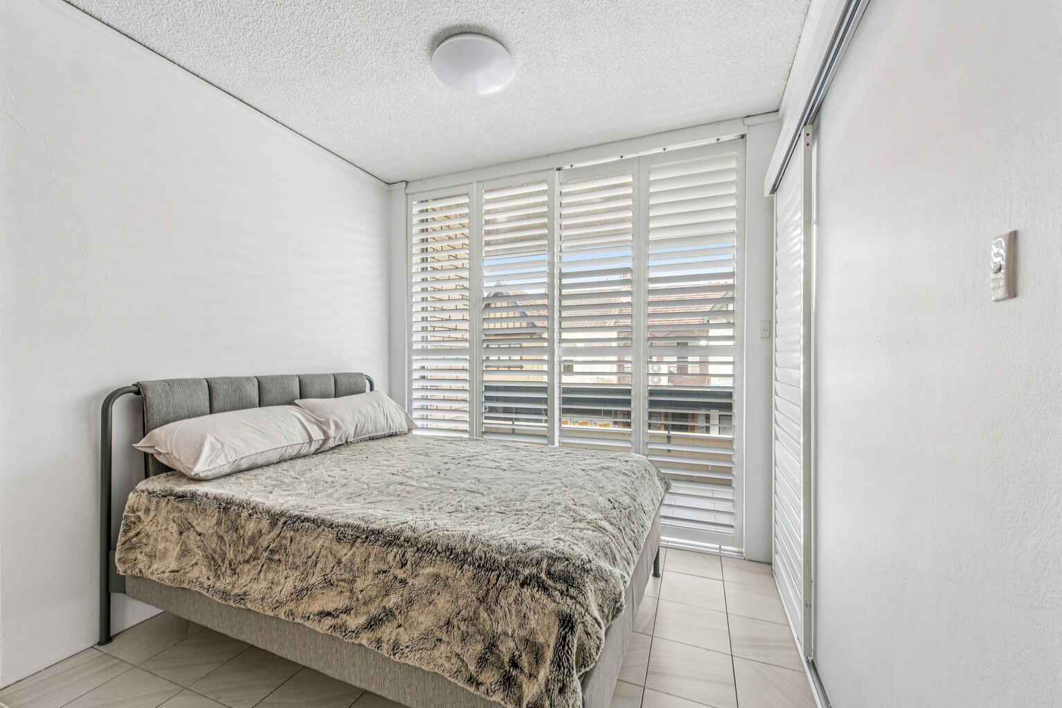 8/164 Bondi Road Bondi