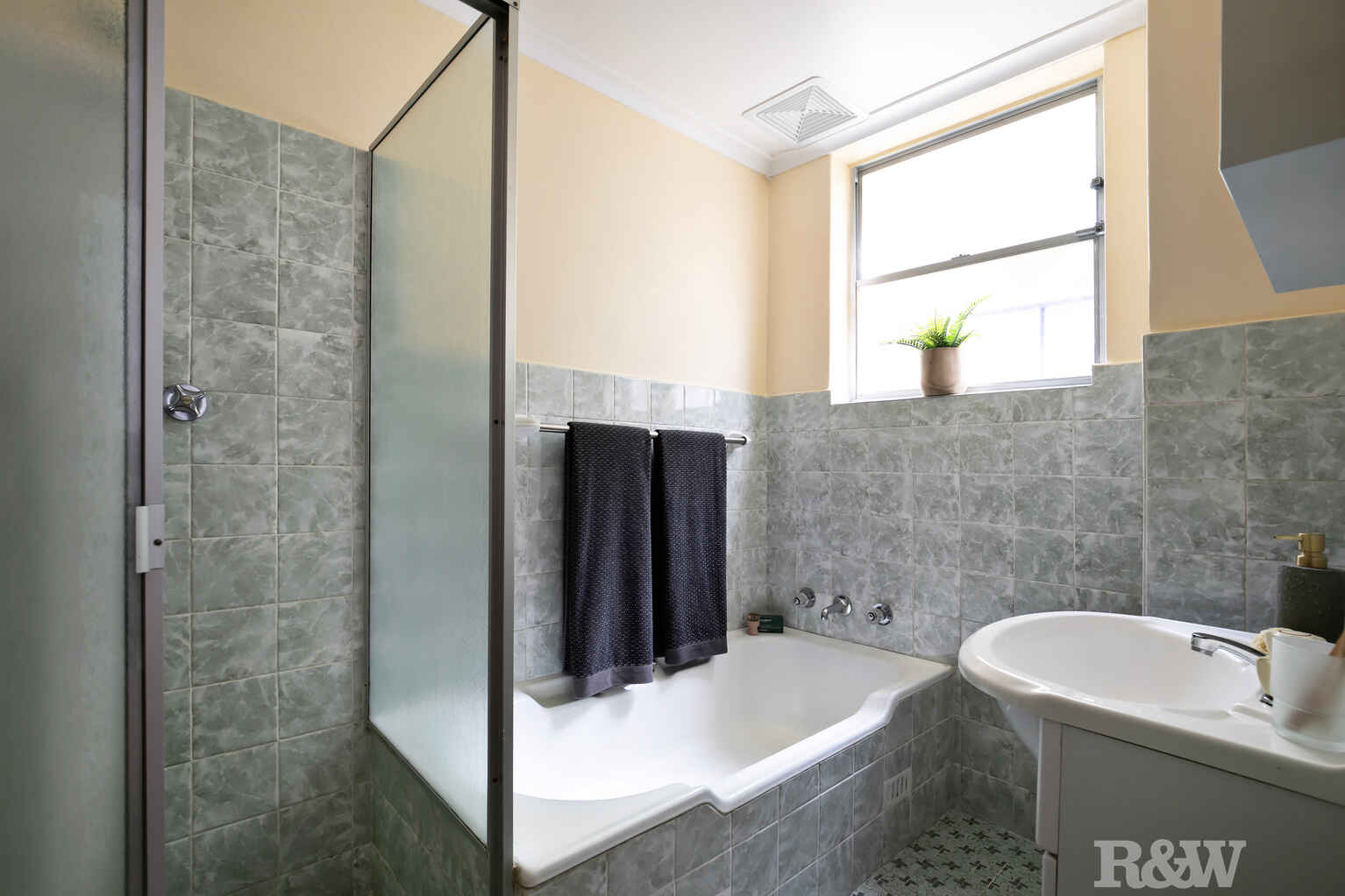2/203  Birrell Street Waverley